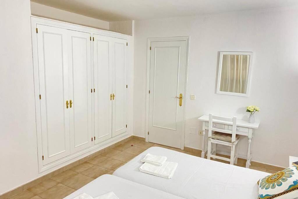 Apartamento Puertas Al Mar Cala'N Blanes  Exterior foto